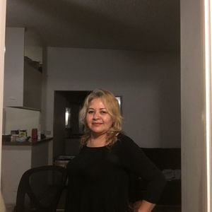 Meet your Posher, Alma